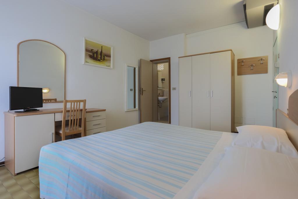 Hotel Ideal Bianchini Riccione Esterno foto
