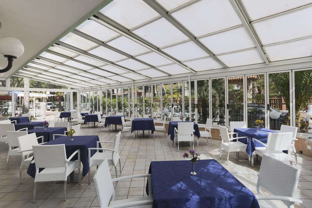 Hotel Ideal Bianchini Riccione Esterno foto
