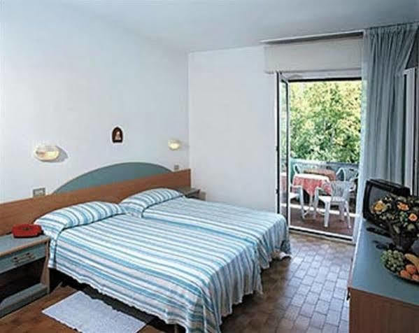 Hotel Ideal Bianchini Riccione Esterno foto